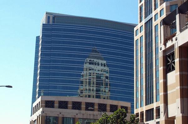 Das moderne 555 City Center im Herzen von Oakland