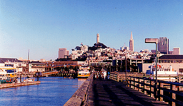 Blick vom &auml;ussersten Winkel des Fisherman's Wharf in Richtung San Francisco